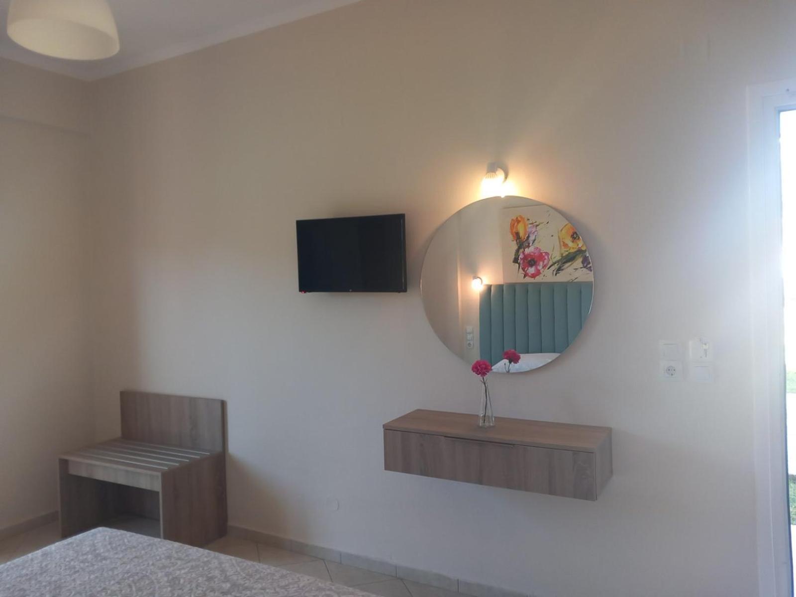 Nikos Dimas Studios Parga Bagian luar foto